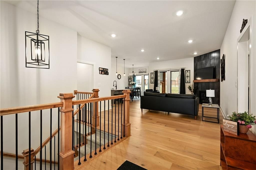 1845 Falcon Court — photo 3
