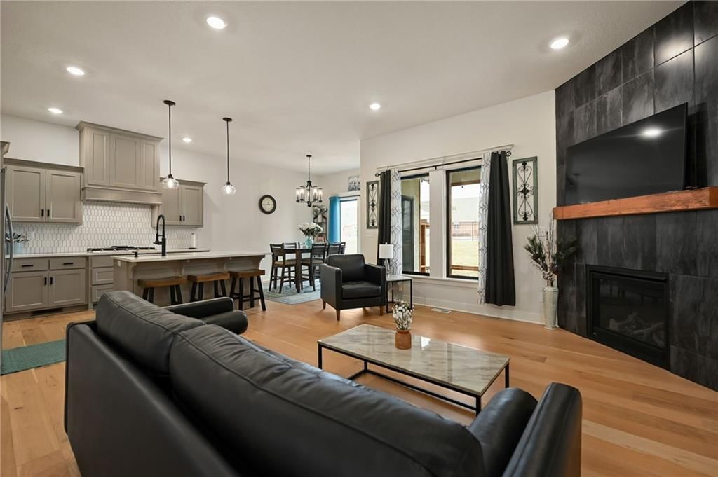 1845 Falcon Court — photo 4