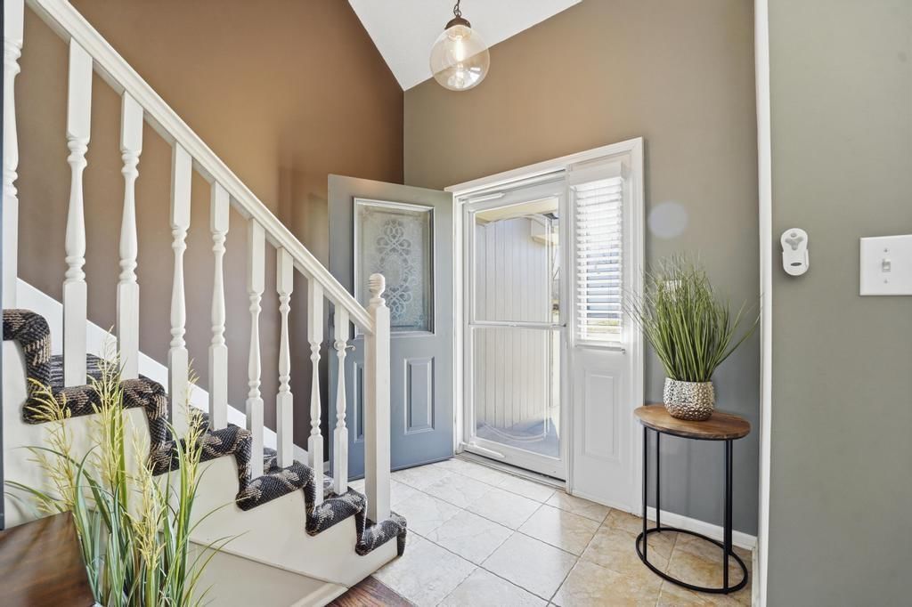 1616 Bluff Street — photo 2