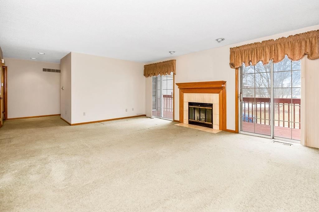 1305 NW Village Drive — photo 4
