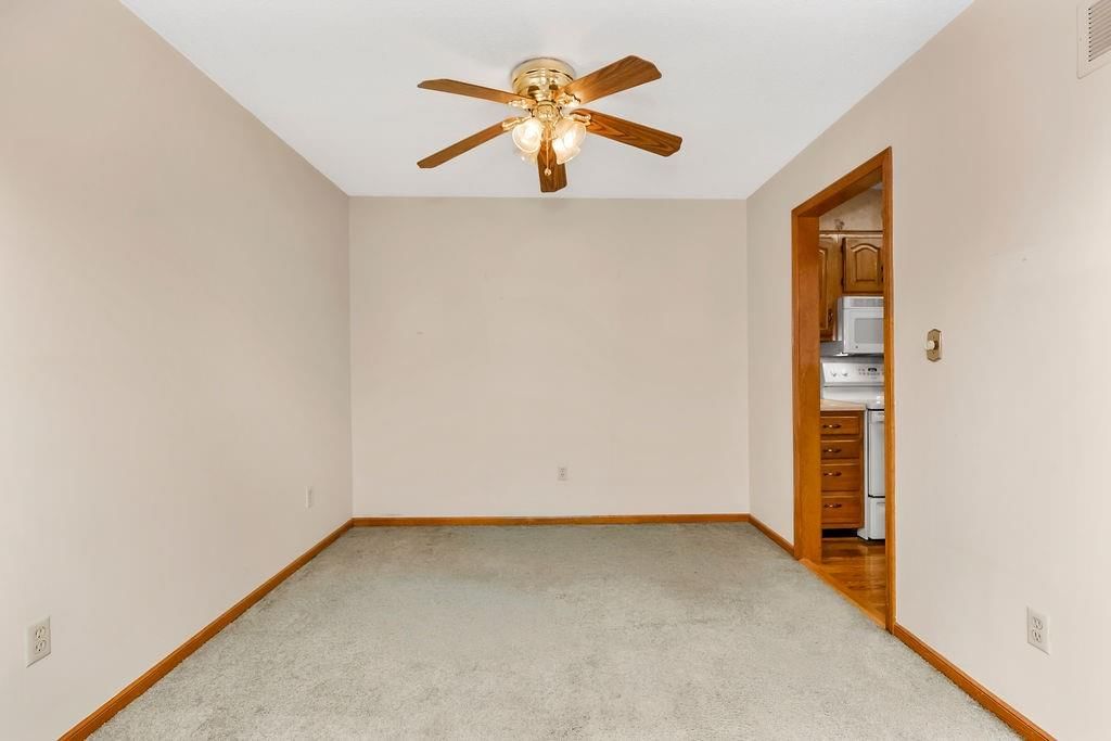 1305 NW Village Drive — photo 6