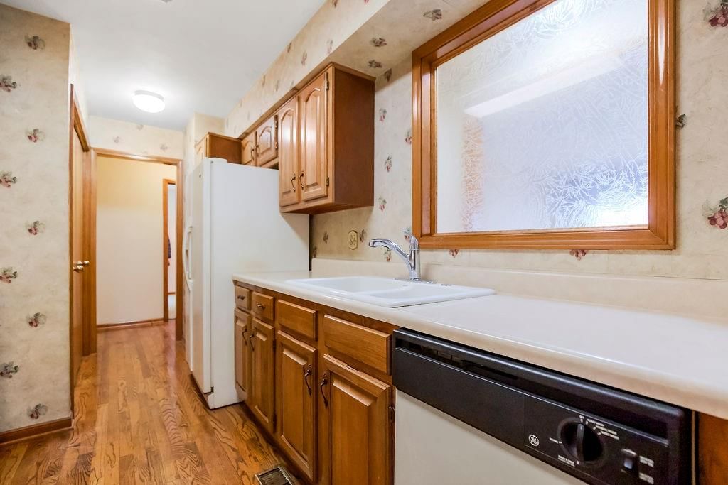 1305 NW Village Drive — photo 8