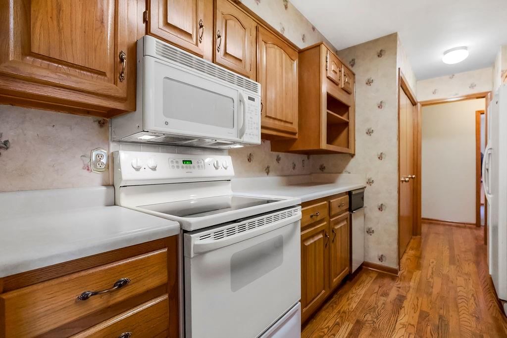 1305 NW Village Drive — photo 9