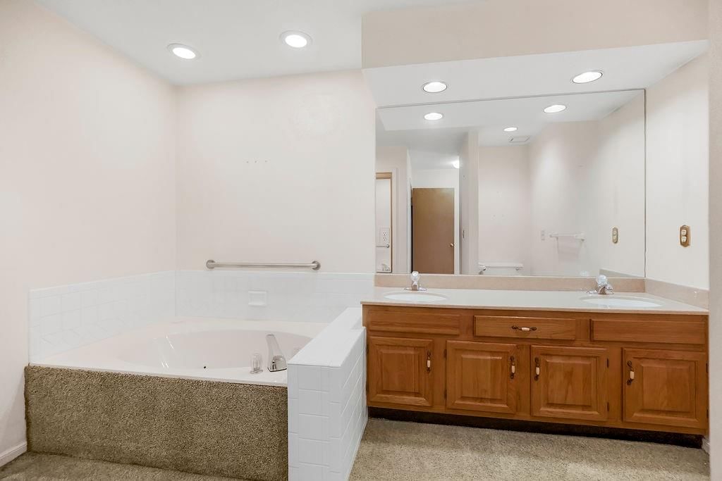 1305 NW Village Drive — photo 14