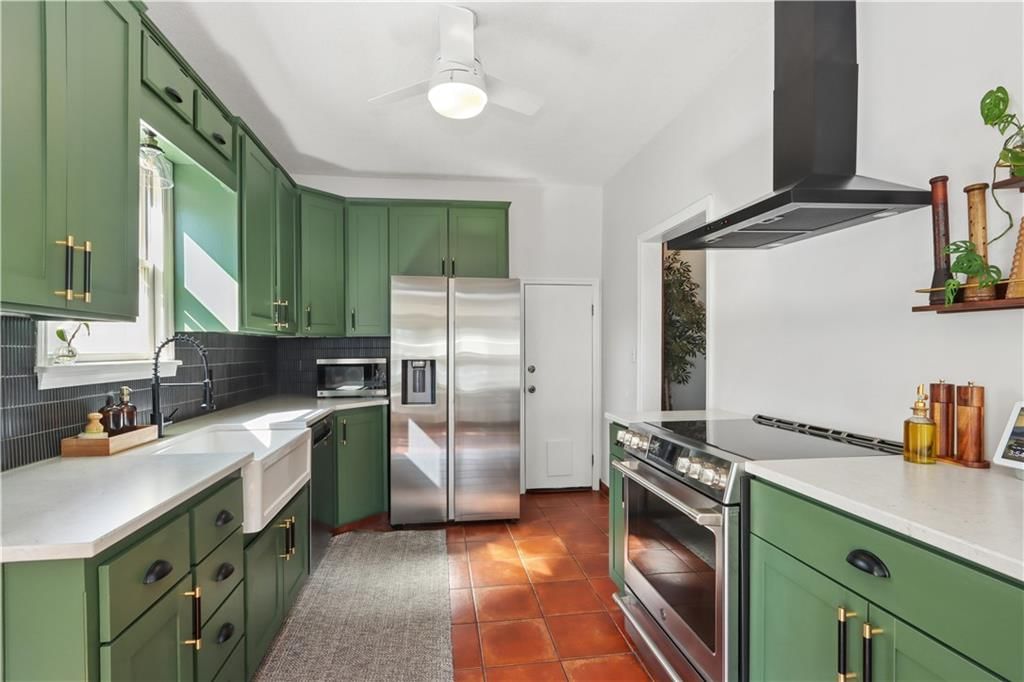 43 E 52nd Street — photo 18