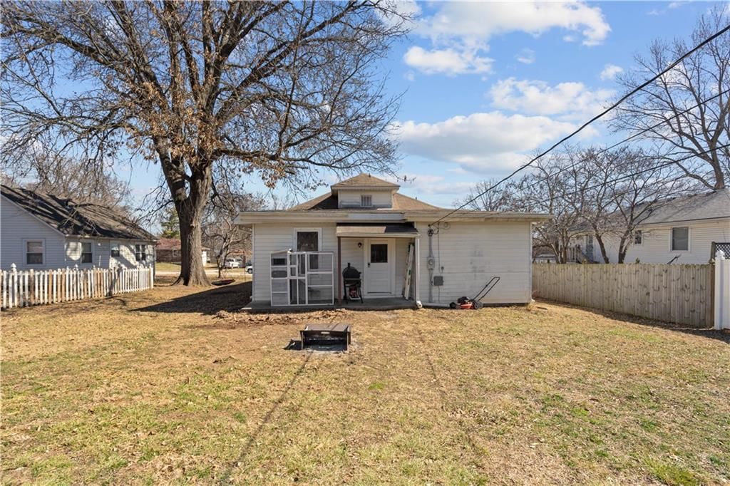 409 S Connor Street — photo 26