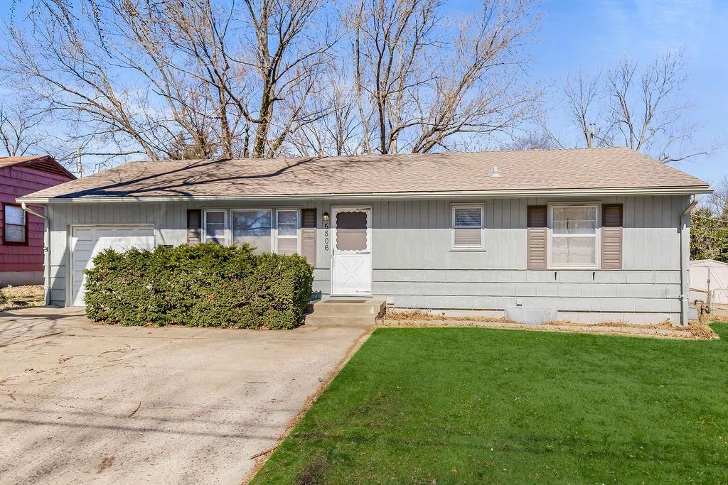 5806 W 75th Street, Prairie Village, KS