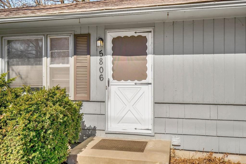 5806 W 75th Street — photo 3