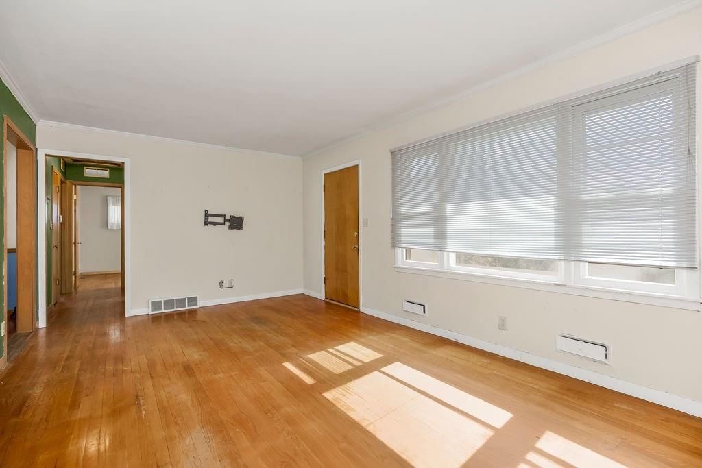 5806 W 75th Street — photo 4