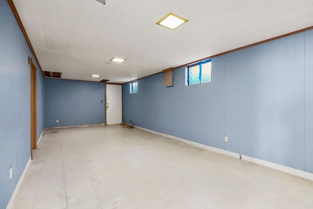 5806 W 75th Street — photo 20