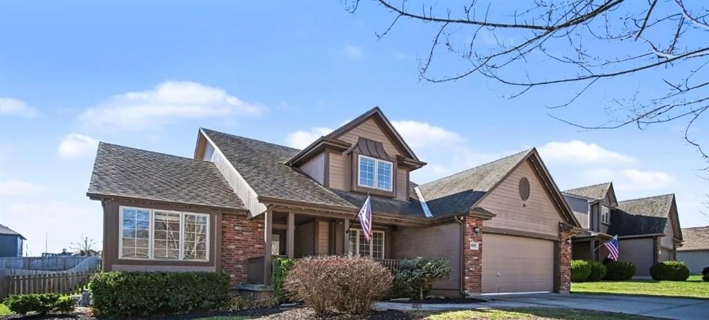 1009 NW Burr Oak Lane, Grain Valley, MO