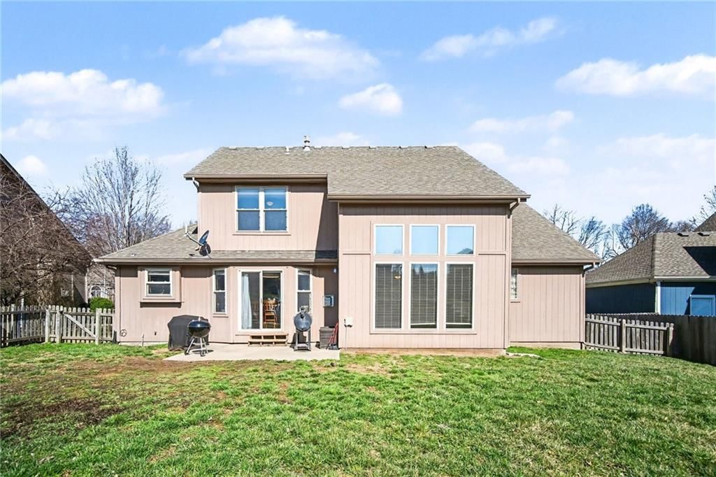 1009 NW Burr Oak Lane — photo 2