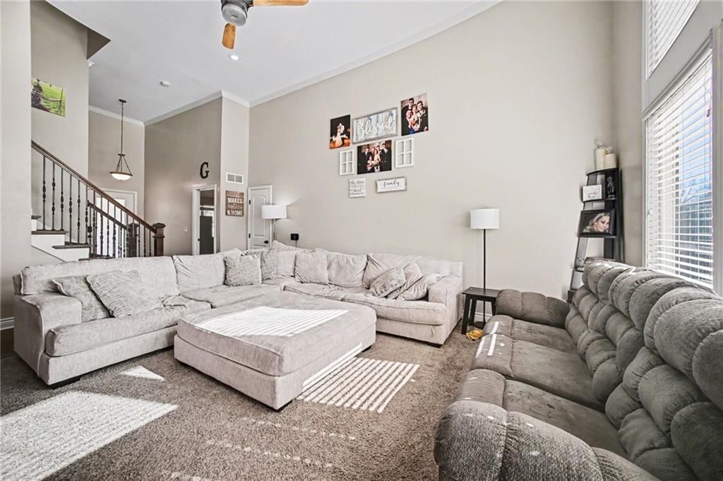 1009 NW Burr Oak Lane — photo 3