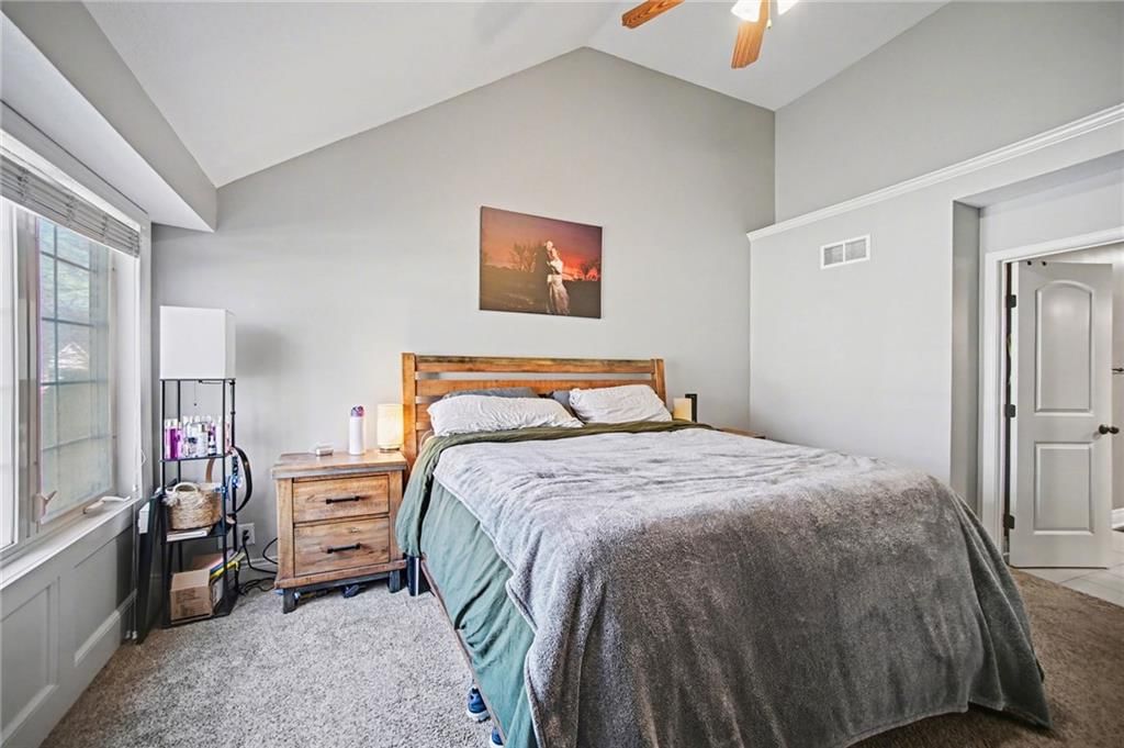 1009 NW Burr Oak Lane — photo 13