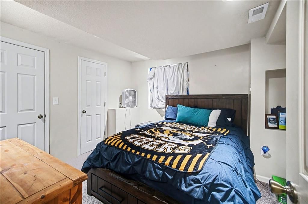 1009 NW Burr Oak Lane — photo 22