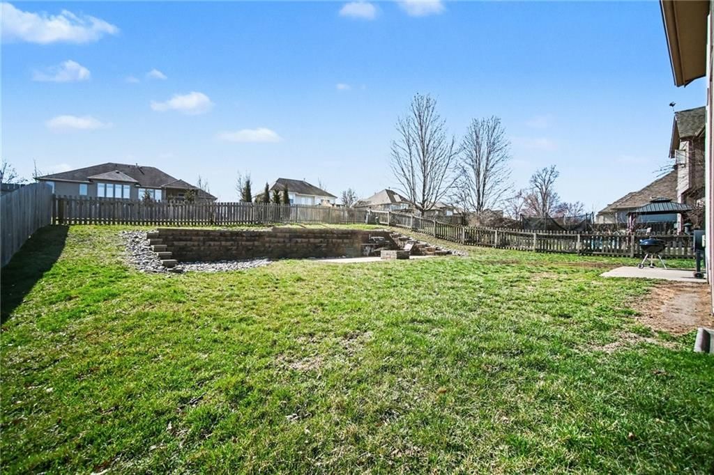 1009 NW Burr Oak Lane — photo 24