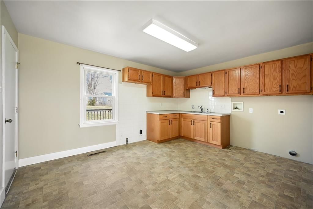 608 NE 66th Terrace — photo 7