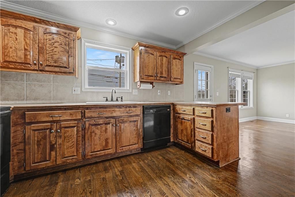 6103 Harrison Street — photo 8