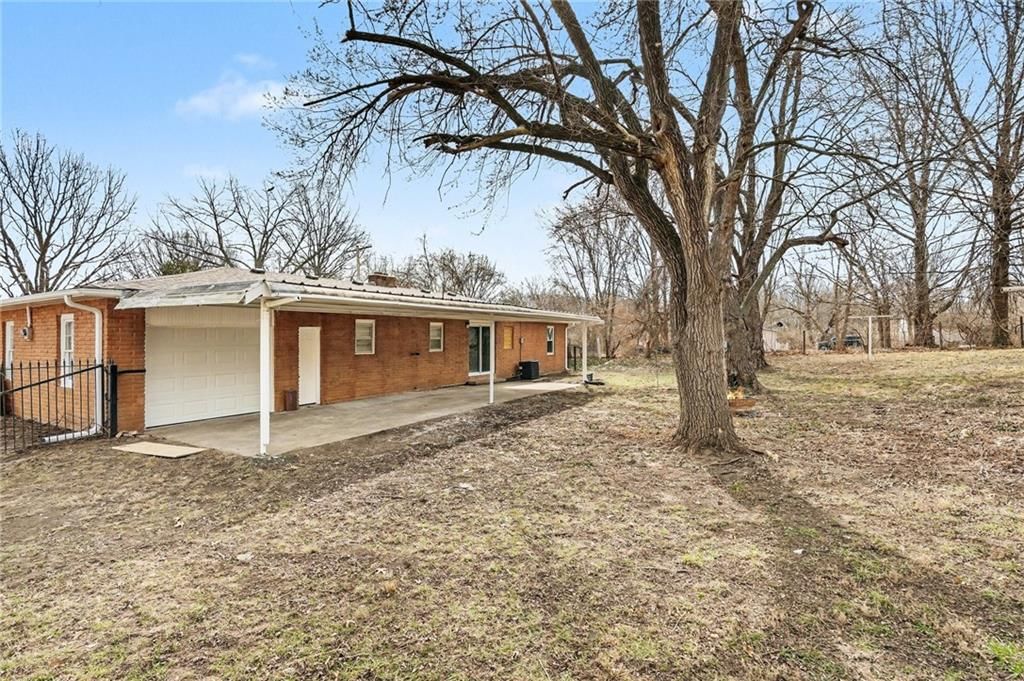 504 S Hunter Street — photo 18