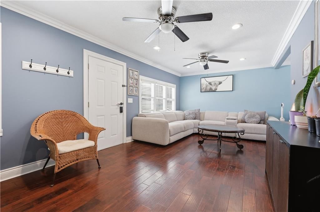 10302 Oakland Avenue — photo 7