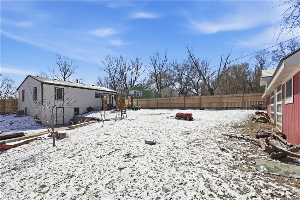 10302 Oakland Avenue — photo 18
