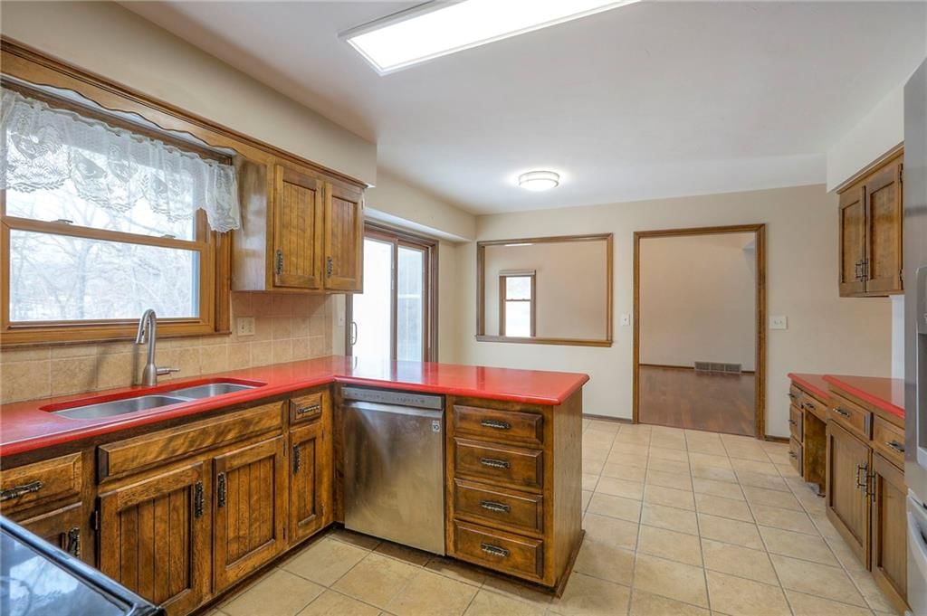 10504 Bond Street — photo 17