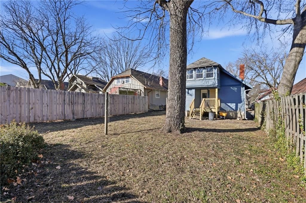 4223 Bell Street — photo 27