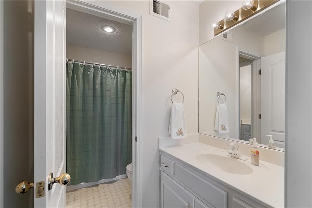 14837 Walmer Street — photo 37