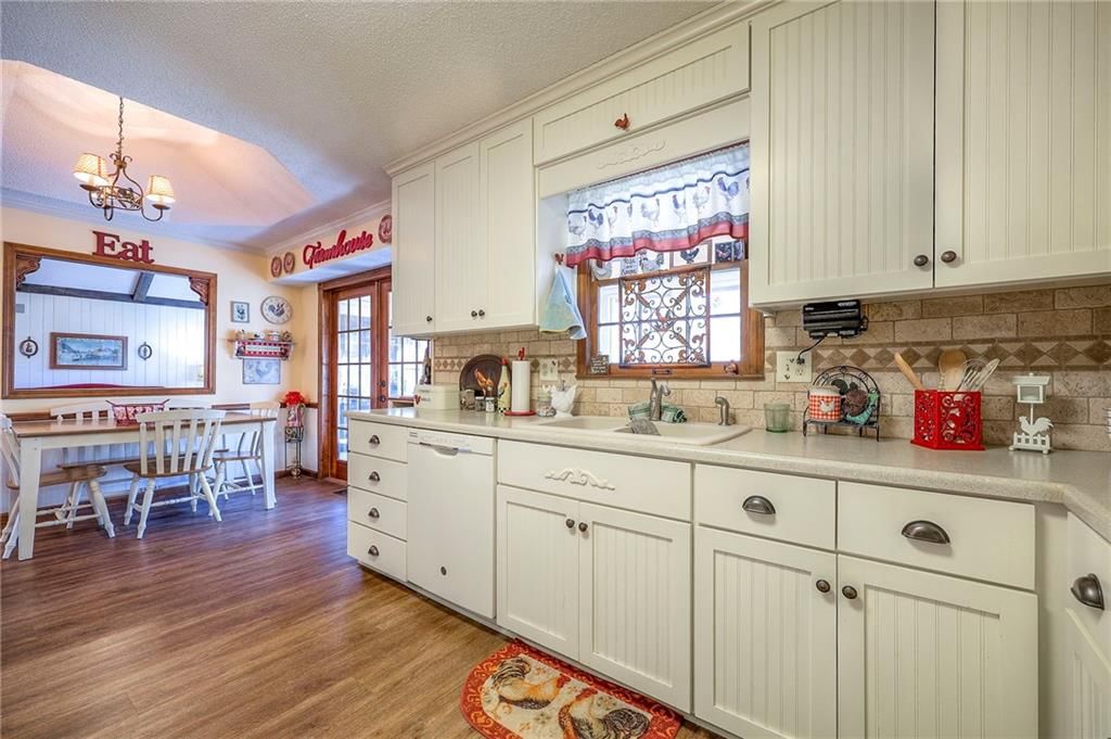 8422 Rosehill Road — photo 26