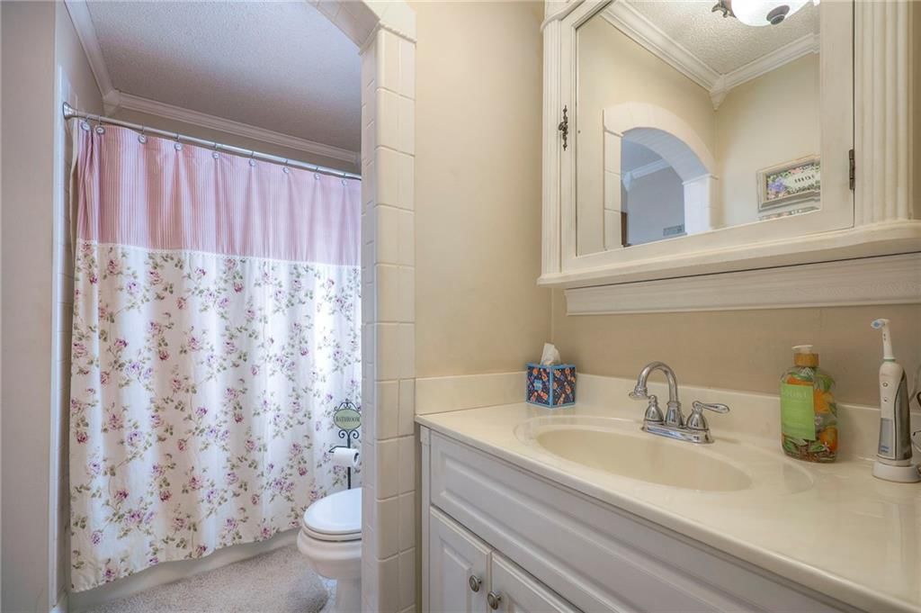 8422 Rosehill Road — photo 33