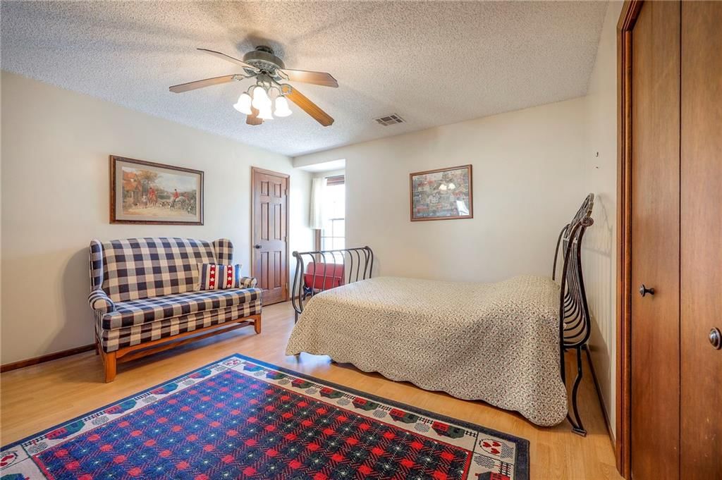 8422 Rosehill Road — photo 37