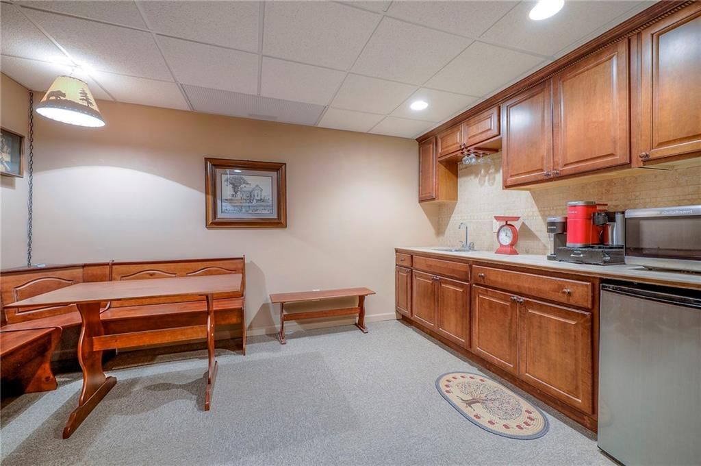 8422 Rosehill Road — photo 45