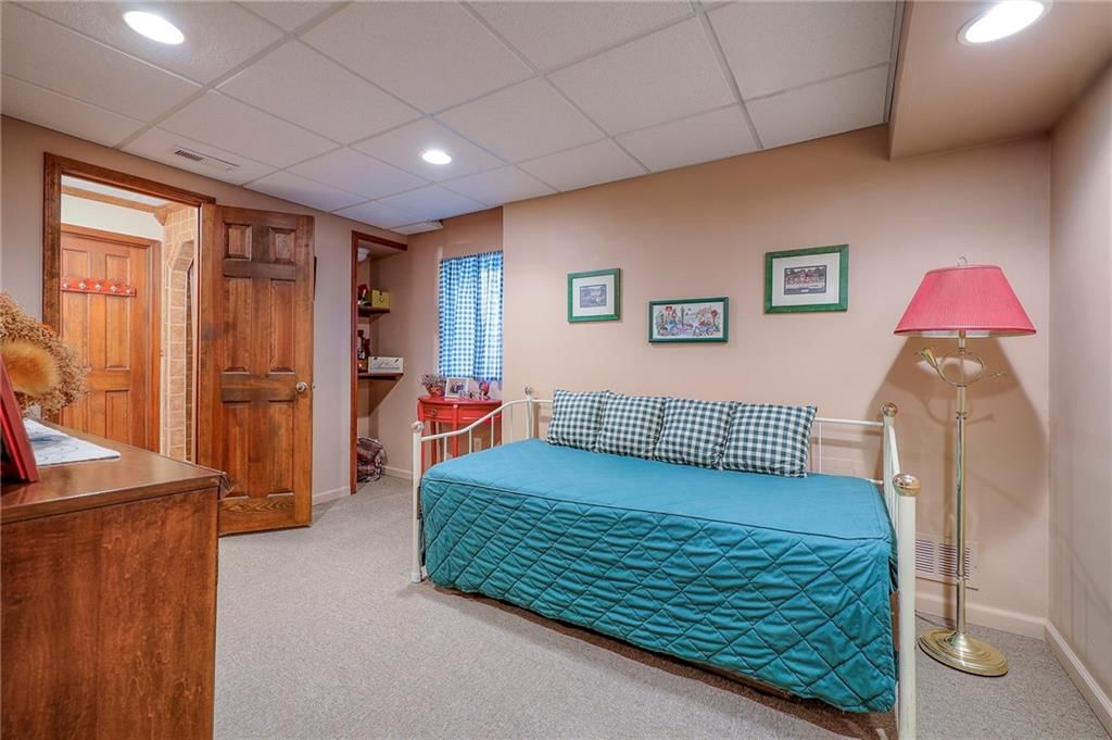 8422 Rosehill Road — photo 47