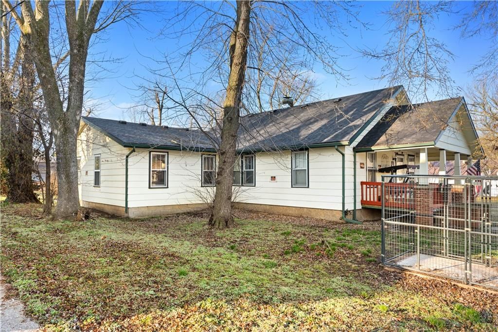 520 E Lee Street — photo 4