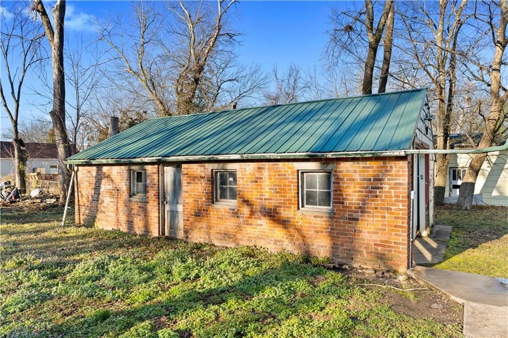 520 E Lee Street — photo 12
