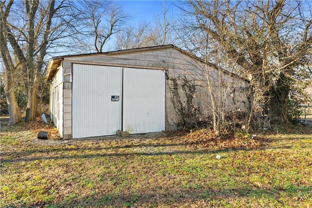 520 E Lee Street — photo 13
