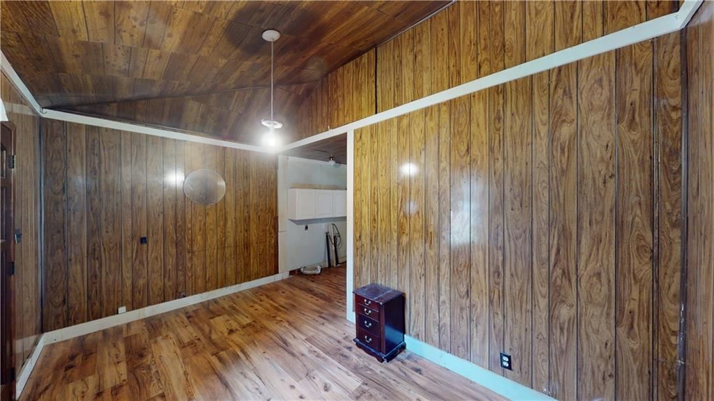 520 E Lee Street — photo 27