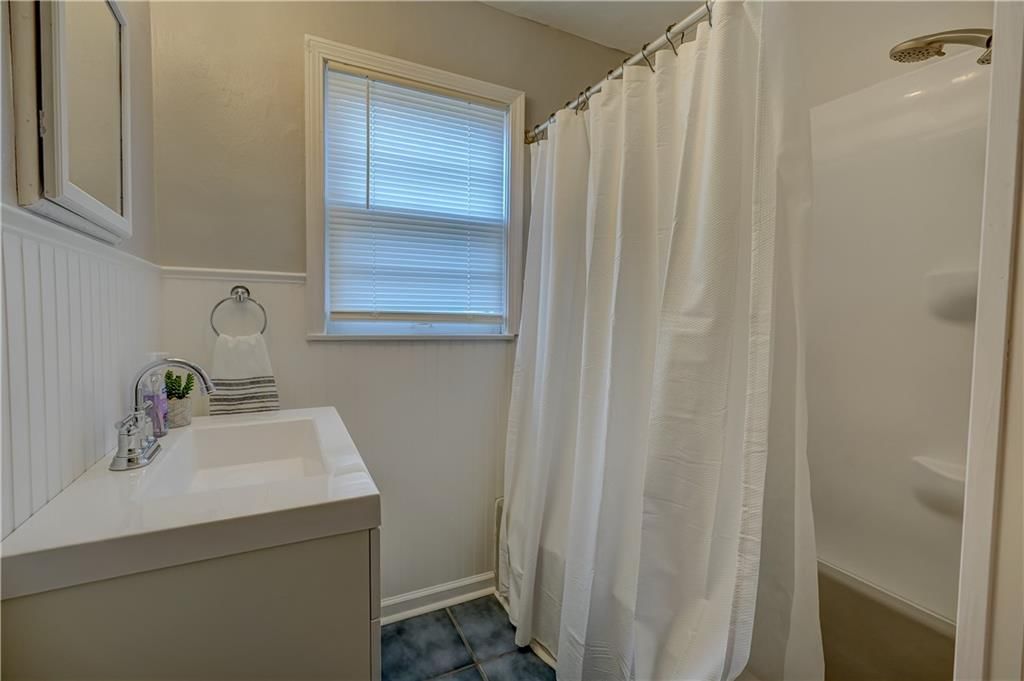 105 SE 9th Street — photo 16