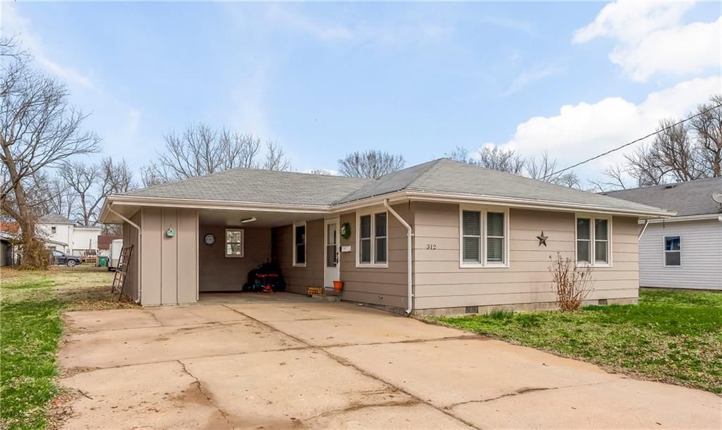 312 W Pine Street — photo 2