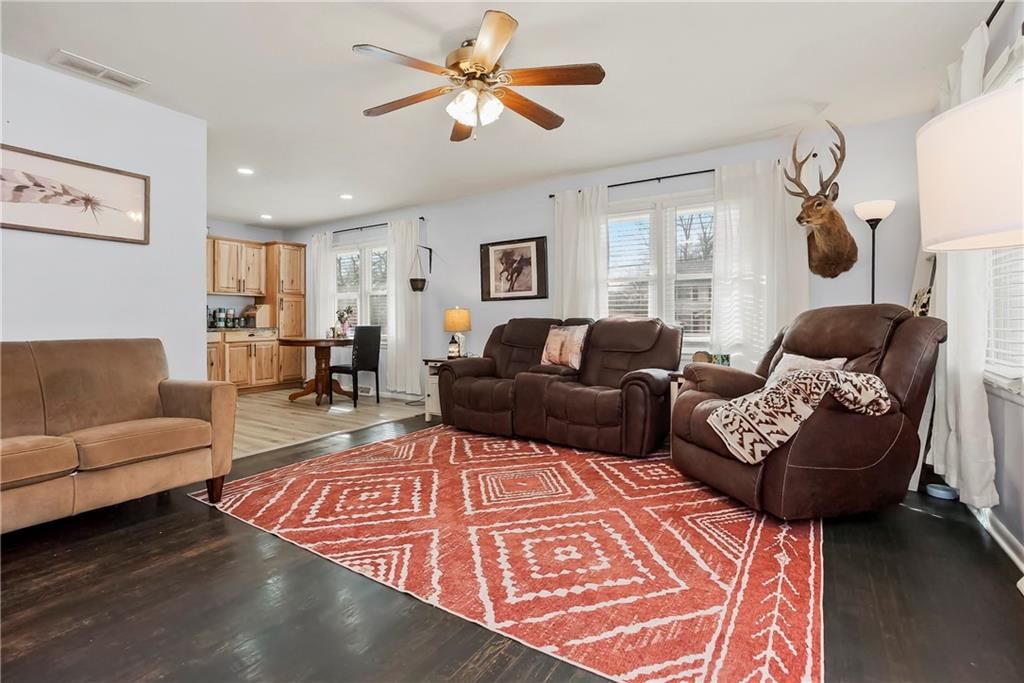 312 W Pine Street — photo 4
