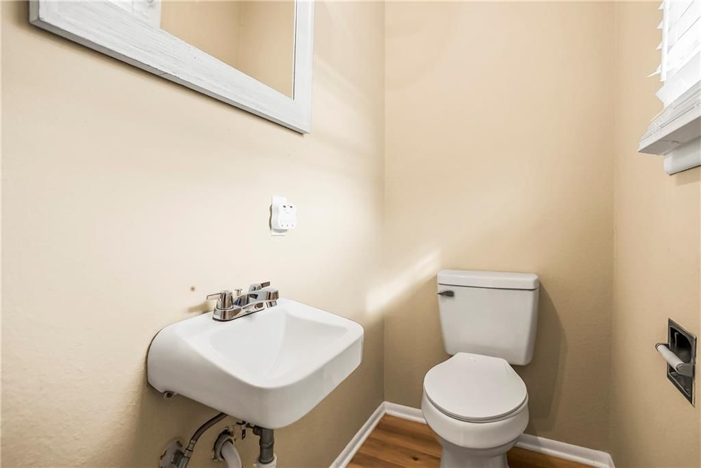 312 W Pine Street — photo 16