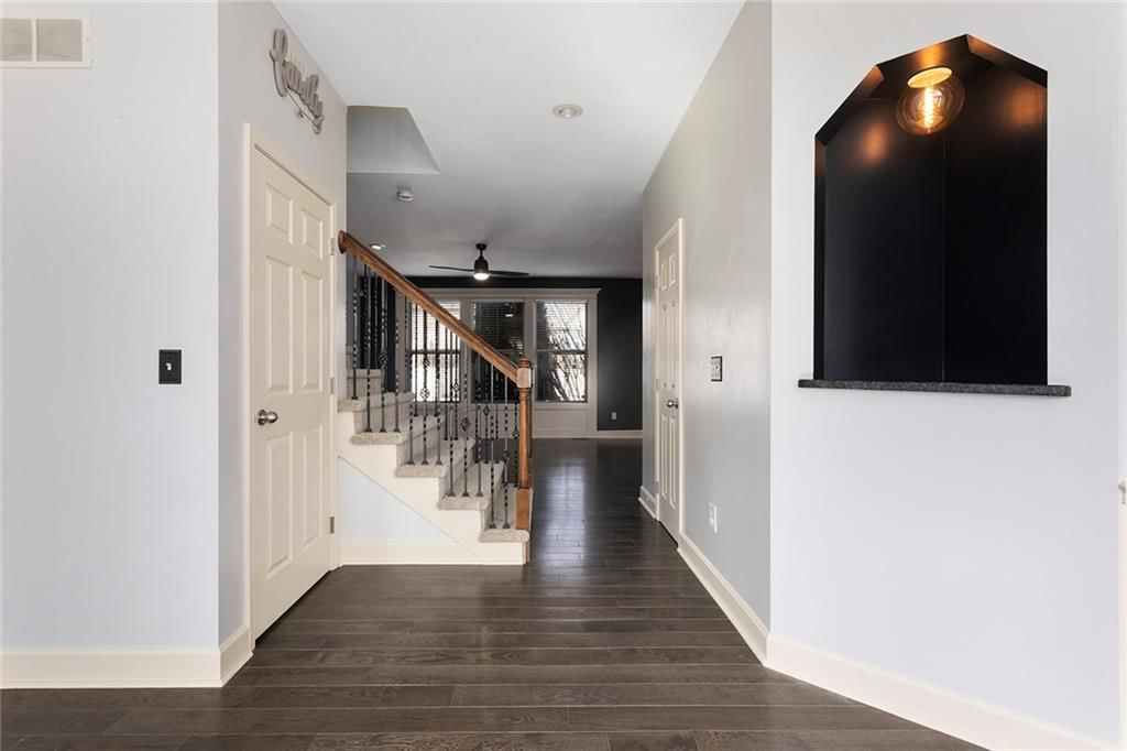 1804 S SIOUX Court — photo 3
