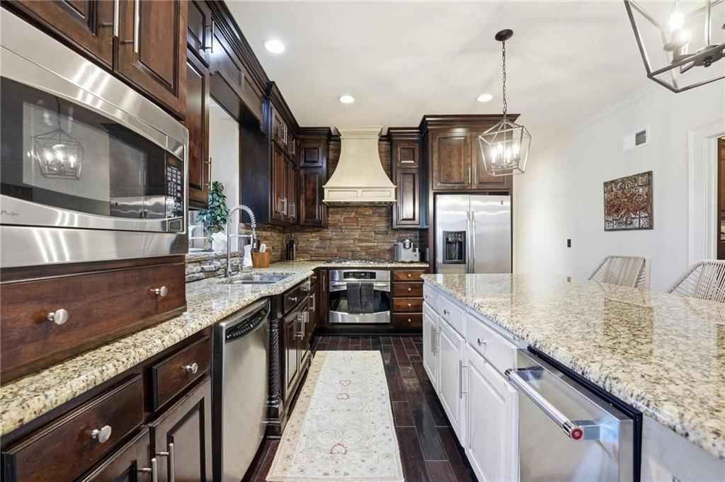 6115 NW Chestnut Court — photo 15