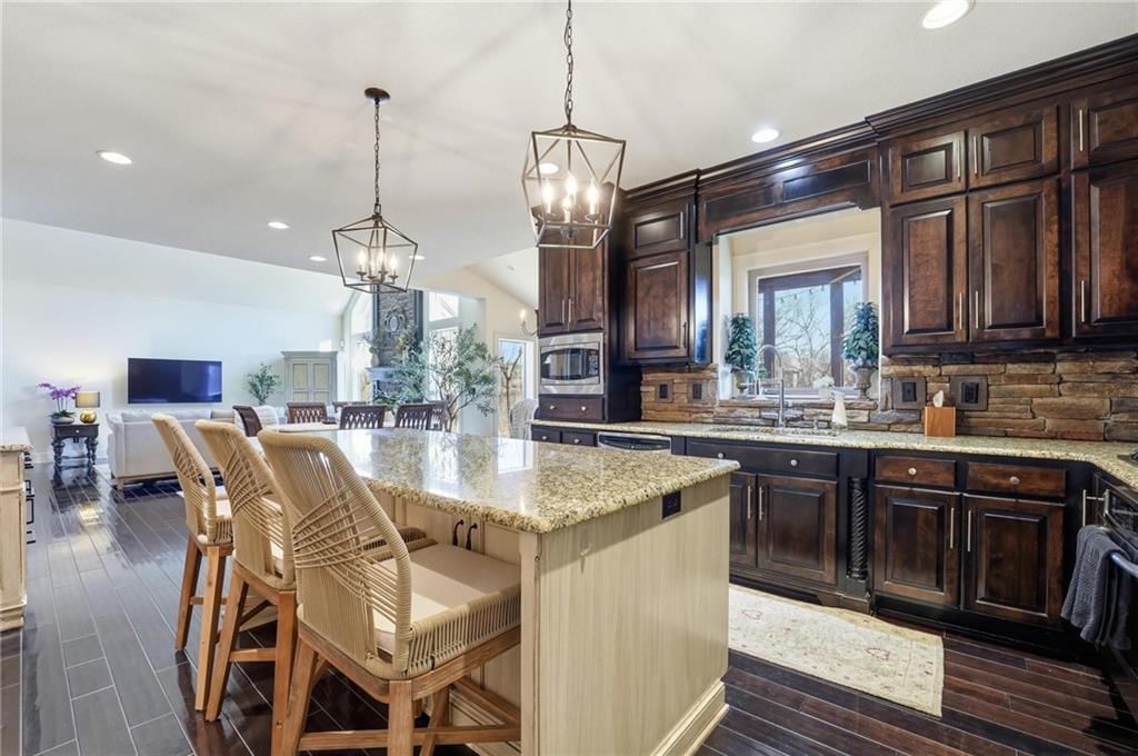 6115 NW Chestnut Court — photo 17