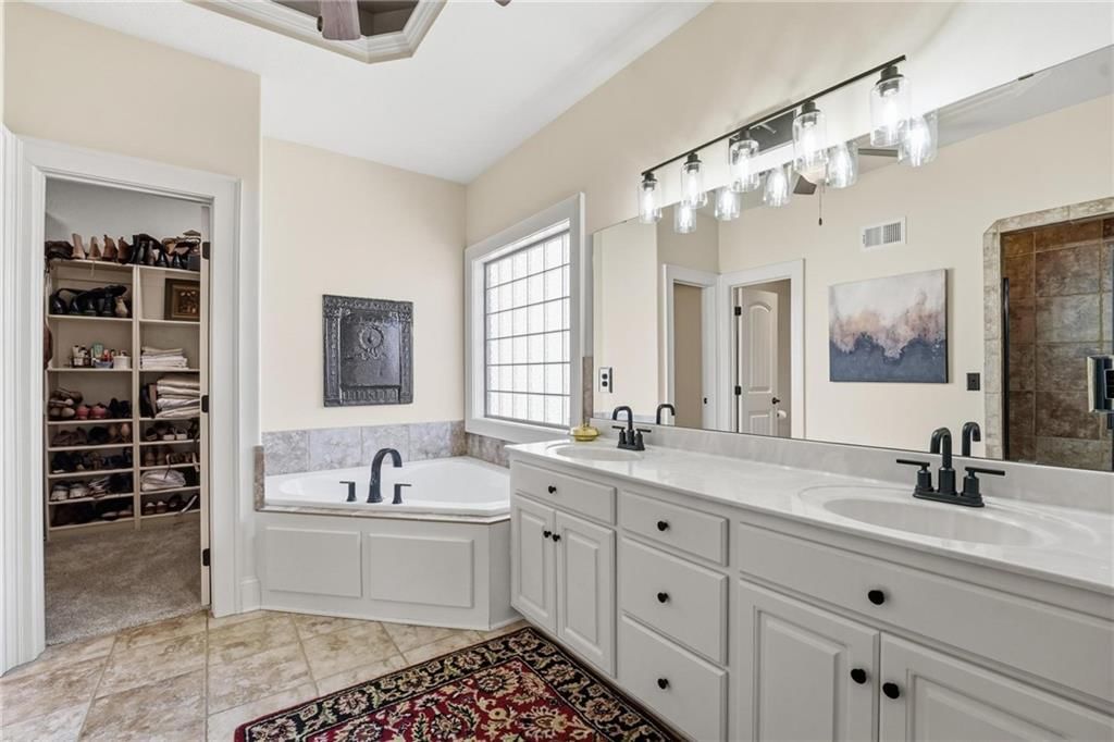 6115 NW Chestnut Court — photo 27
