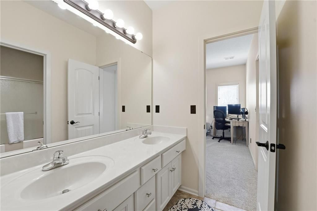 6115 NW Chestnut Court — photo 36