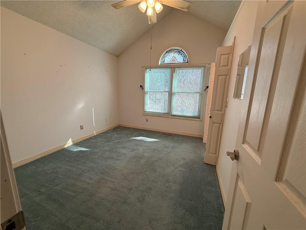 808 Redbud Lane — photo 9