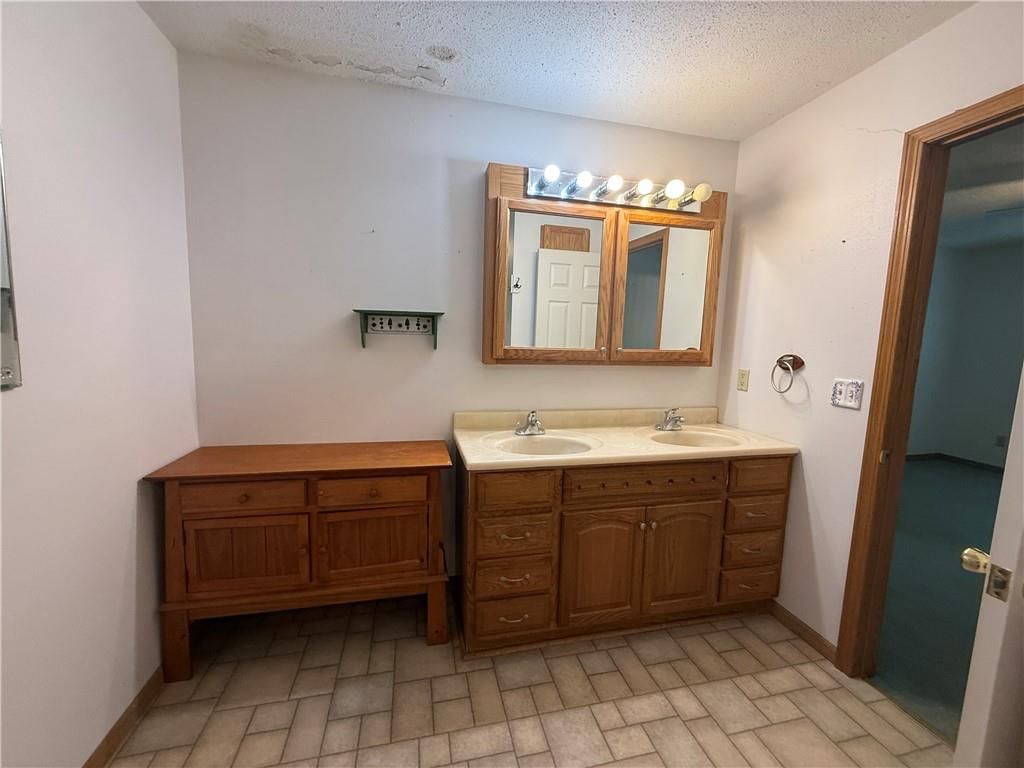 808 Redbud Lane — photo 13