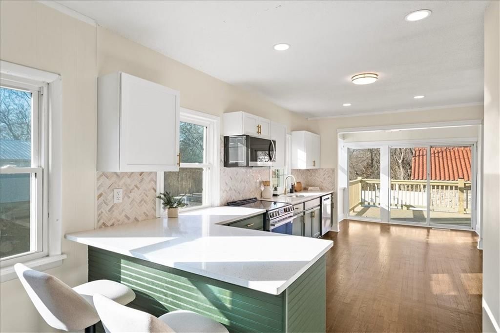1500 W Lexington Avenue — photo 7