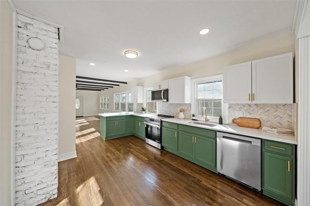 1500 W Lexington Avenue — photo 8